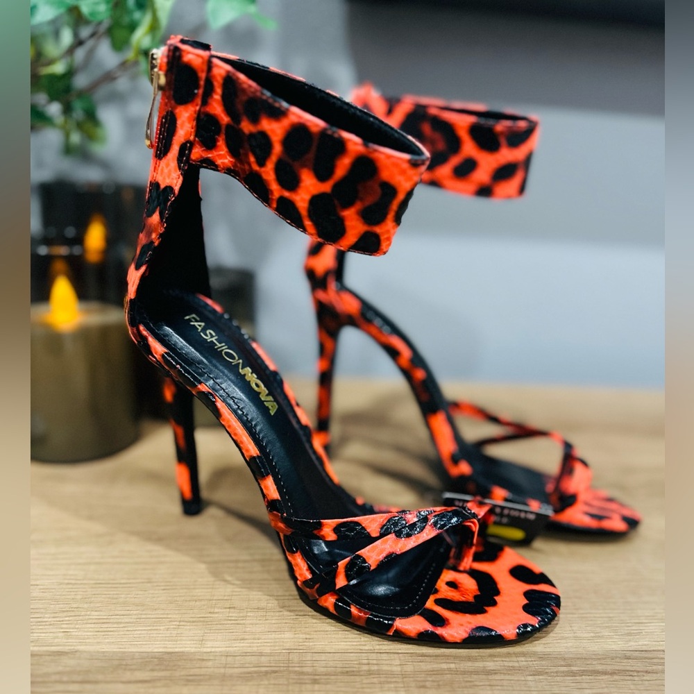 Fashion Nova Bold Leopard Heels - Neon Orange and Black 🖤🧡